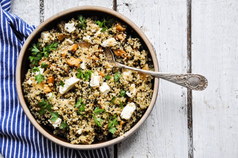 Tiny Spoon - Quinoa mit Pilzen & schwarzem Sesam